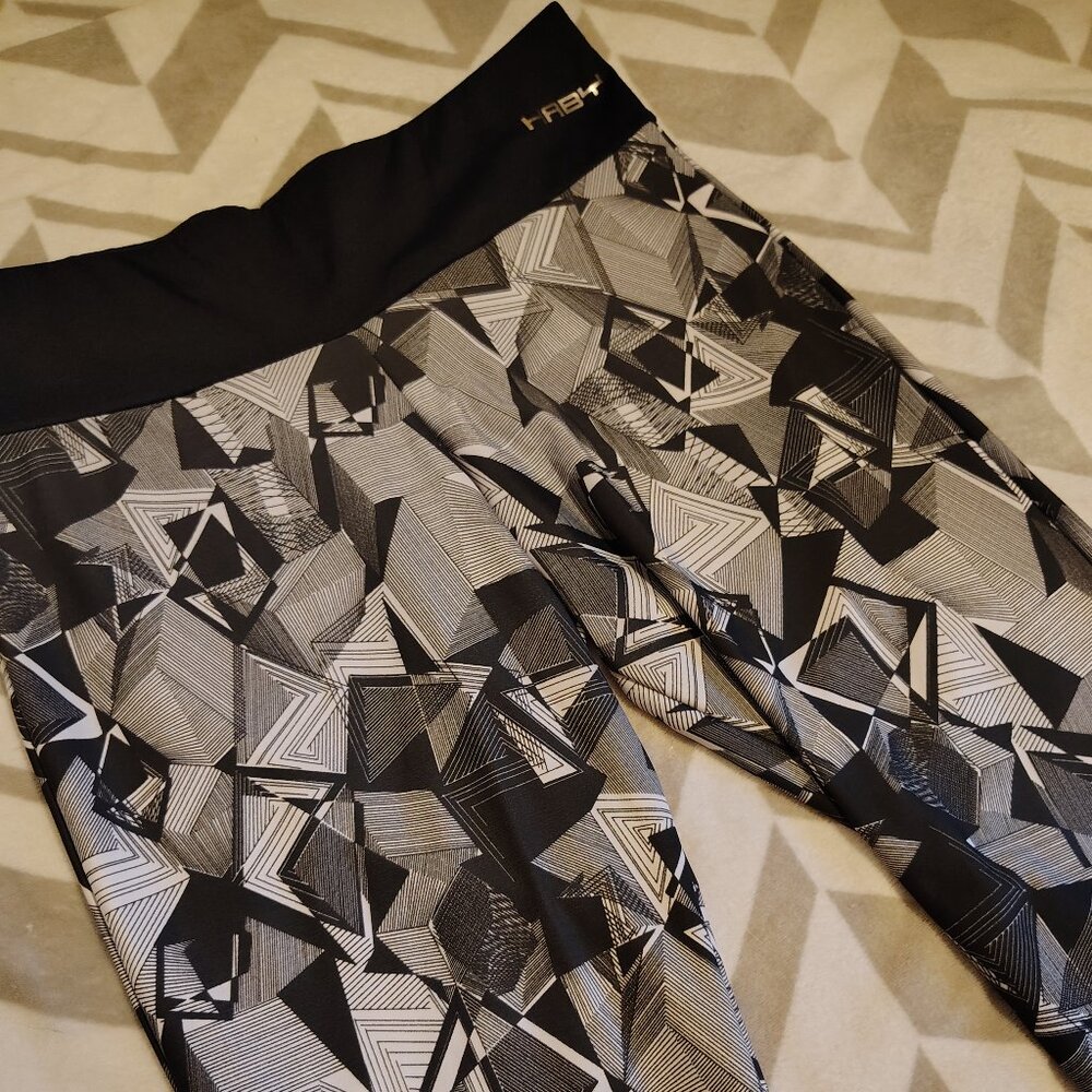 Haby Athletic Legging Pant Cropped Geometric Pattern Blackc & White Retro Sport